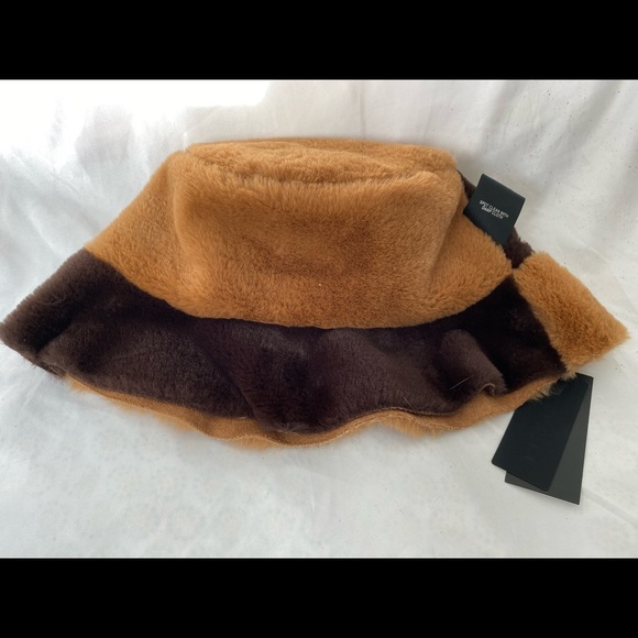NWT Steve Madden faux fur bucket hat - Picture 3 of 7